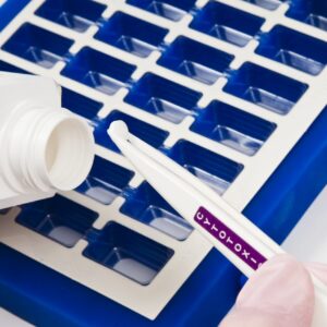 Picture of cytotoxic packing tweezer